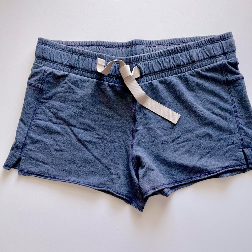 Lululemon lounge shorts size 6